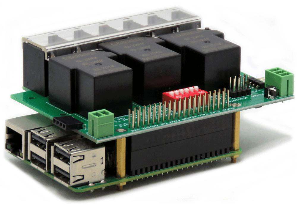 Three 40A-240V relays RS485 daisy-chainable HAT mounted on Raspberry Pi with pluggable connectors and LEDs.