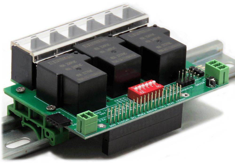 Three 40A-240V relays RS485 daisy-chainable HAT mounted on DIN rail for Raspberry Pi control