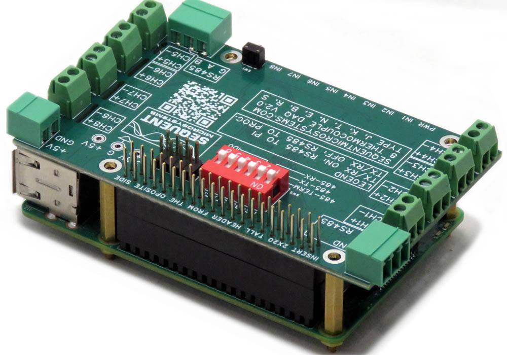 Eight thermocouples data acquisition stackable HAT for Raspberry Pi with multiple input connectors and DIP switch configuration.