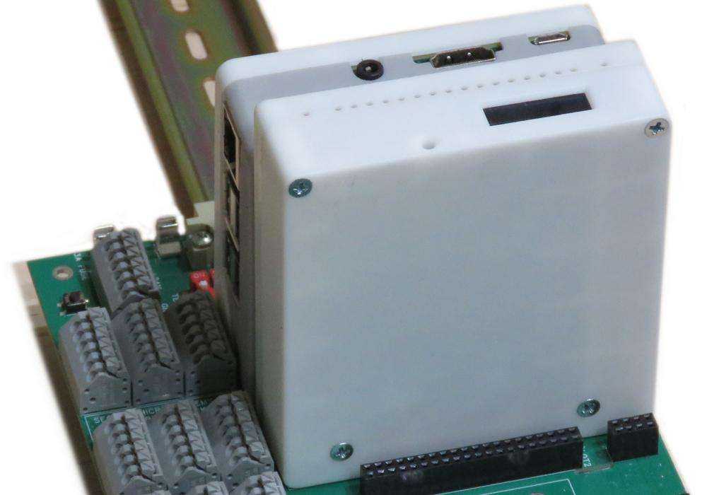 Eight 4-20mA Analog Outputs for Raspberry Pi Back Panel installed