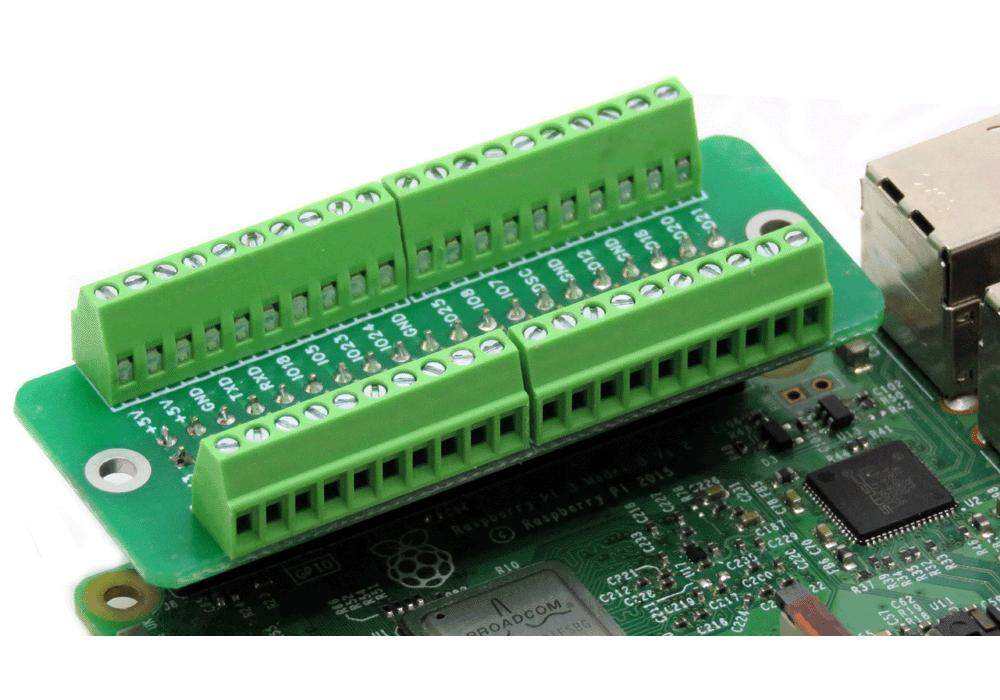 Breakout Card Screw Mount with green screw terminal blocks on a green PCB, exposing 40 Raspberry Pi GPIO pins